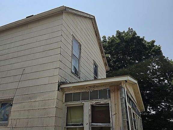4th image of 1664 5th St