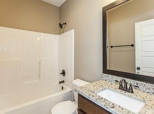 873 S 93rd St, West Des Moines, IA 50266