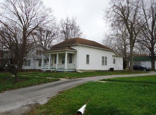 112 E North St, Mount Sterling, IL 62353