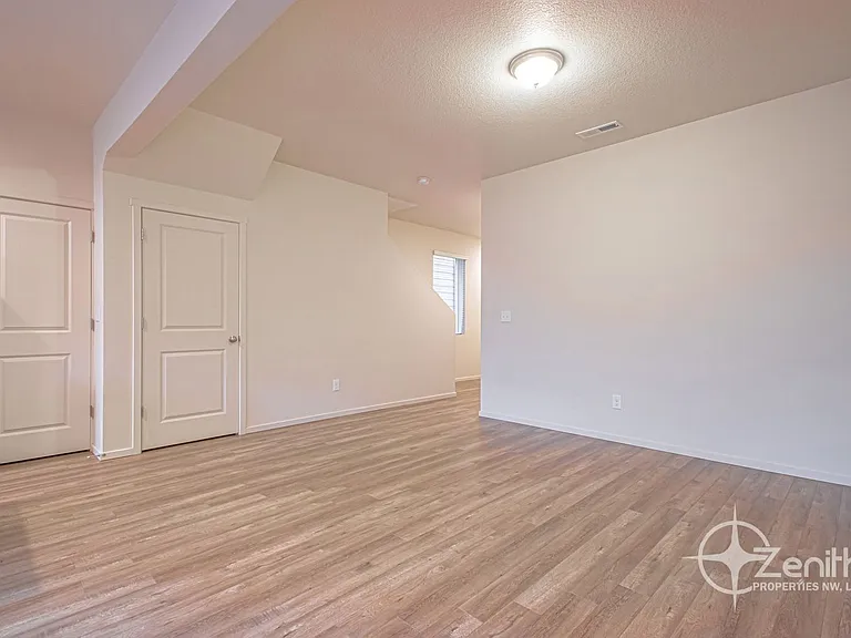 8515 NE 13th Pl — Photo 9