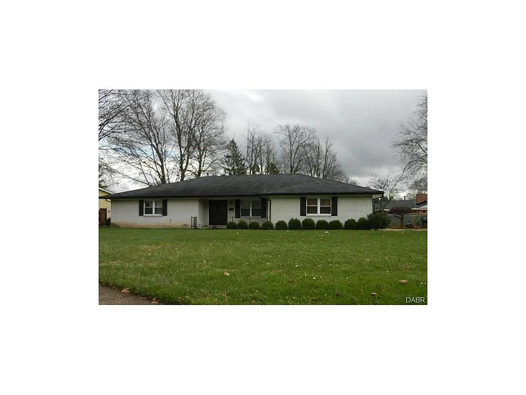 327 Beechgrove Dr photo 1
