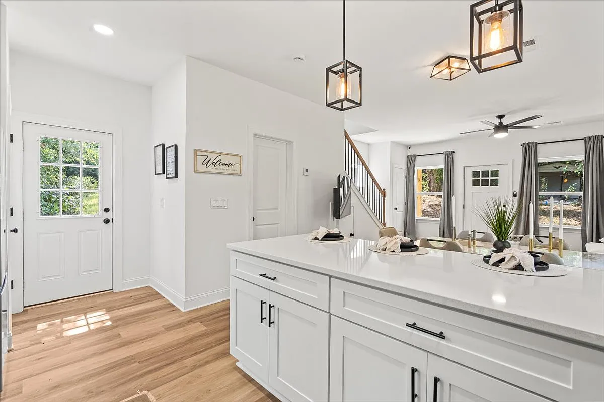 2 bed, 2.5 bath, 1115 sqft, $1,650 — Photo 4