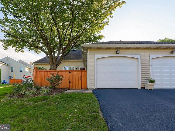 3rd image of 107 Treetops Dr