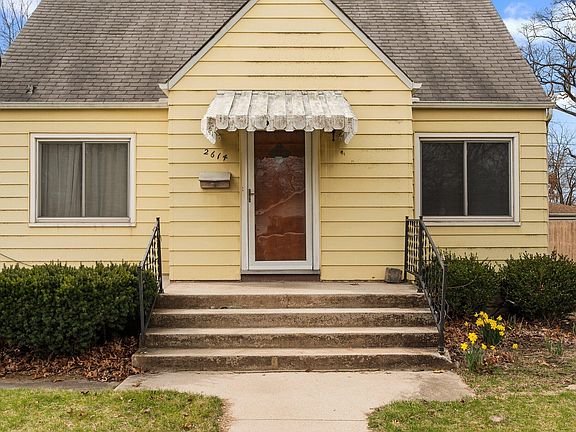 2nd image of 2614 Marion St