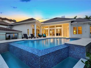 255 Bay Pt., Naples, FL 34103