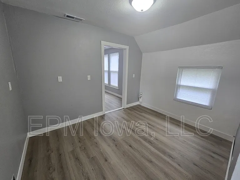 1527 4th Ave SE — Photo 30
