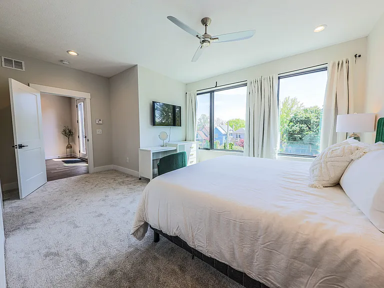 366 Zimpfer St — Photo 30