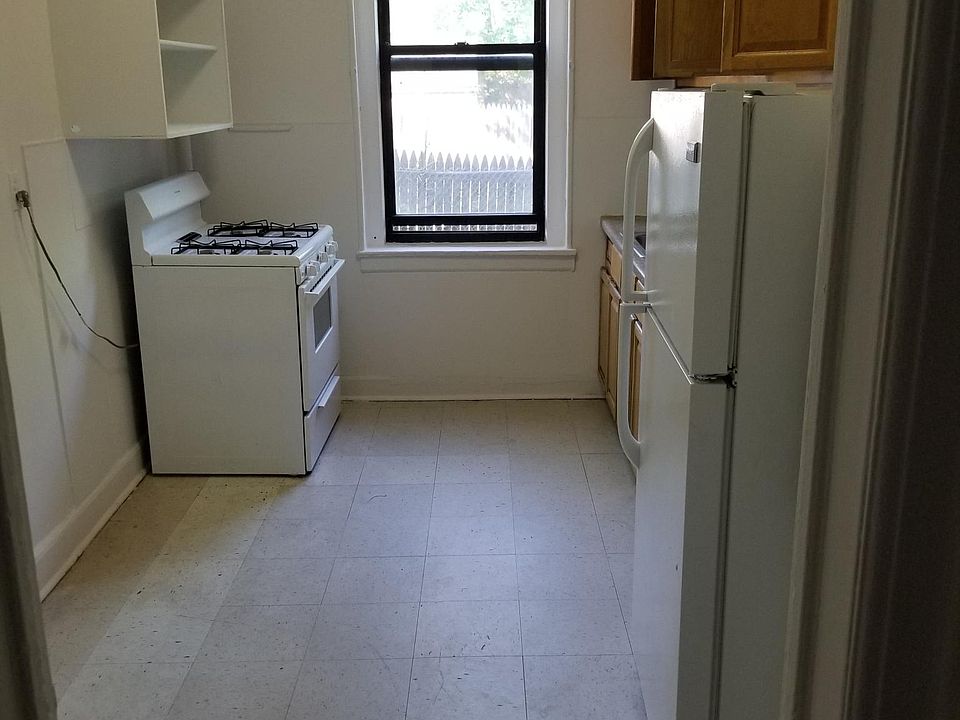 2nd image of 76 Locust Hill Ave