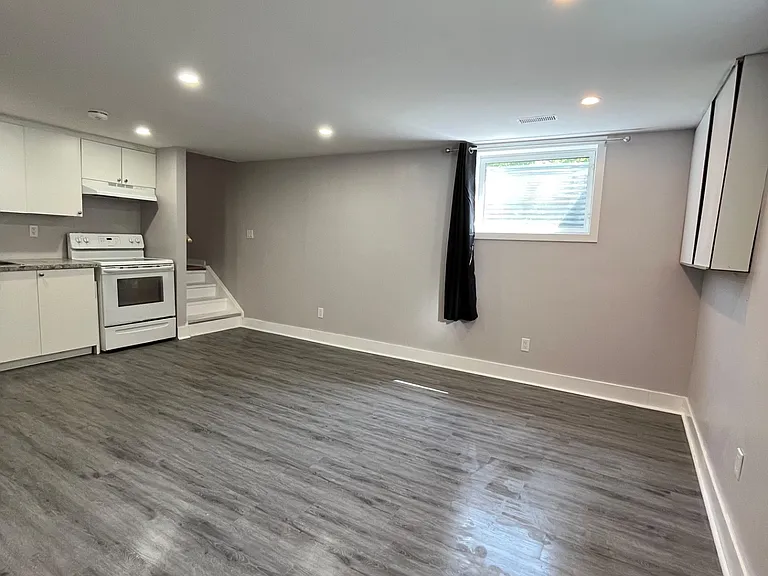 95 Leaside Dr — Photo 4