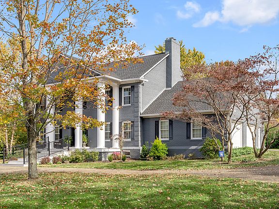 3rd image of 101 Foxborough Ct