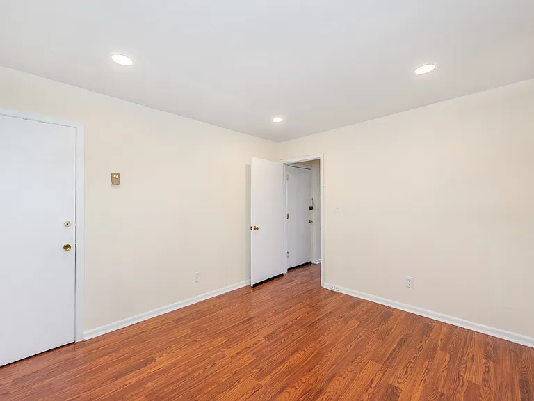 601 Fairview Ave #B1 — Photo 10