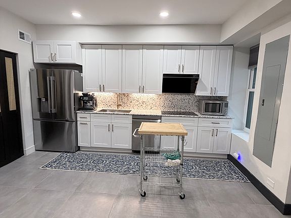 3rd image of 1936 S Racine Ave Unit 1