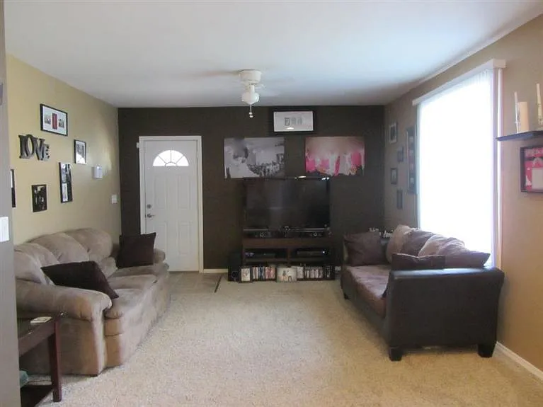 202 W Fulton St photo 1