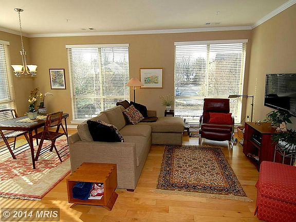 3rd image of 2200 N Westmoreland St Unit 224