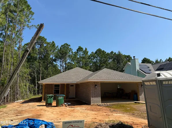 1903 Bayou View Cir, Gautier, MS 39553