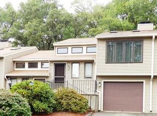 77 Londonderry Rd, Grafton, MA 01519
