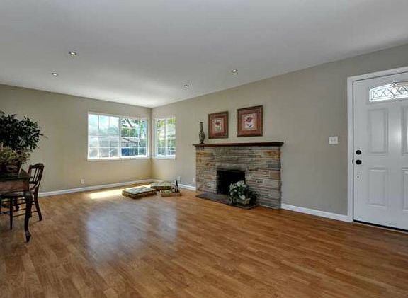 3rd image of 3151 Santa Maria Ave