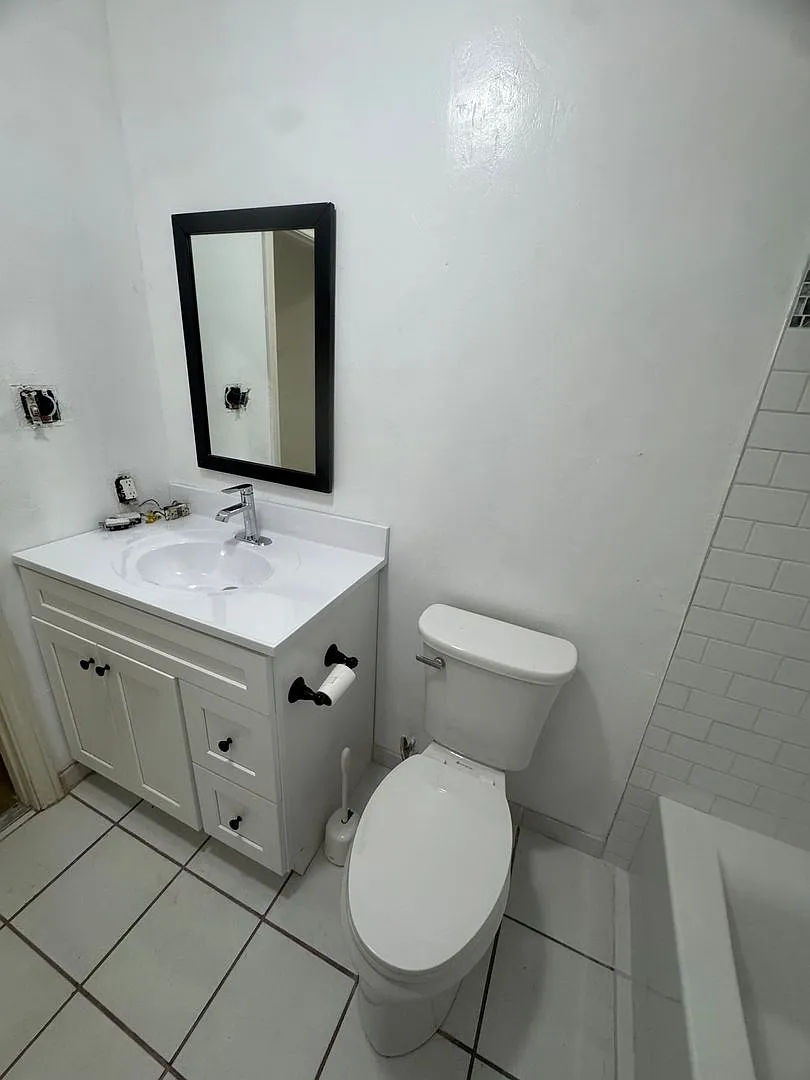 BG7033 — Photo 3