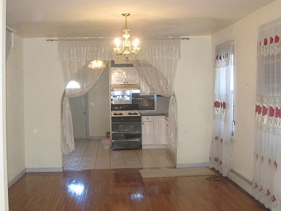 4th image of 6264 Booth St