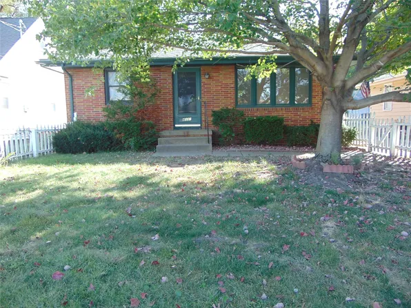 4037 Bowdoin St, Des Moines, IA 50313