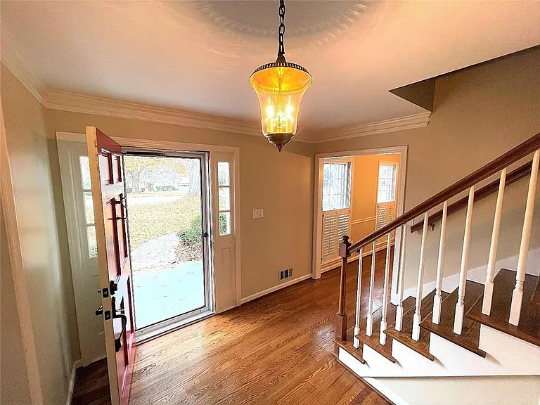 1150 Falstaff Dr — Photo 4