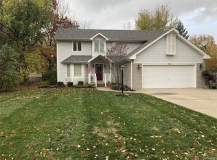 366 Carrollwood Dr, Youngstown, NY 14174