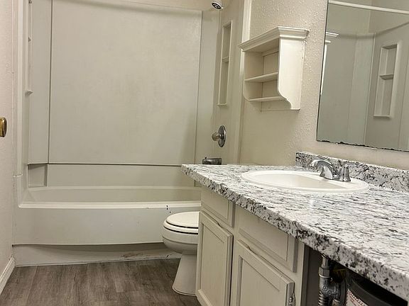 4th image of 708 W 10th St Unit E