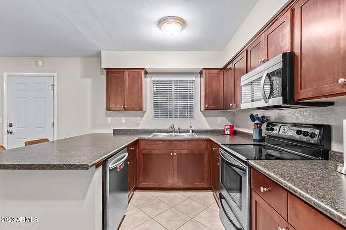 1014 E Spence Ave — Photo 11