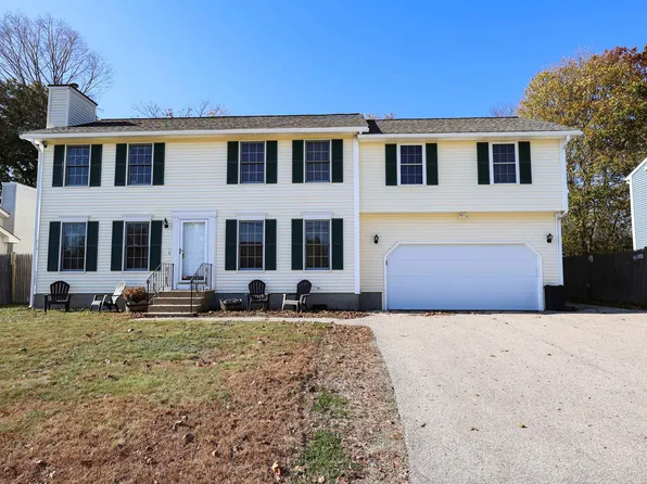 163 Wedgewood Lane, Manchester, NH 03109