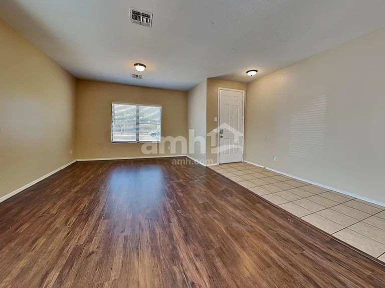 2548 W Spencer Run — Photo 7