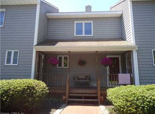 4 Pequot Run, Pawcatuck, CT 06379