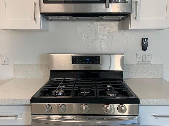 2nd image of 1221 N Spaulding Ave #108