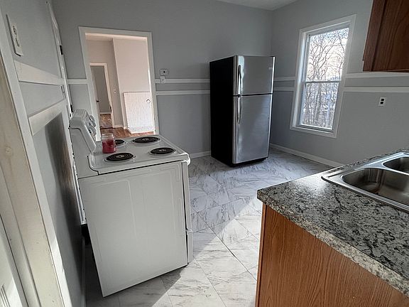 3rd image of 3 Perkins St #3