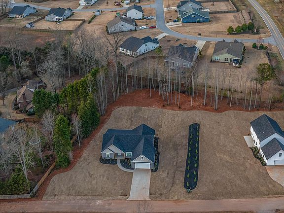 3rd image of 106 Ellison Dr