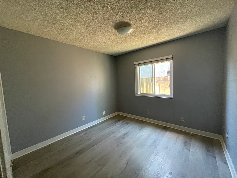 8666 Hillery Dr — Photo 3