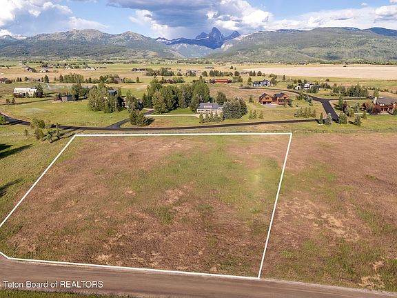 3rd image of 2625 Goldshire Dr
