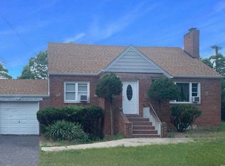 52 Hoffman Ln, Central Islip, NY 11722