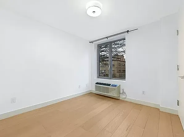 2128 Ocean Avenue image 5 of 19