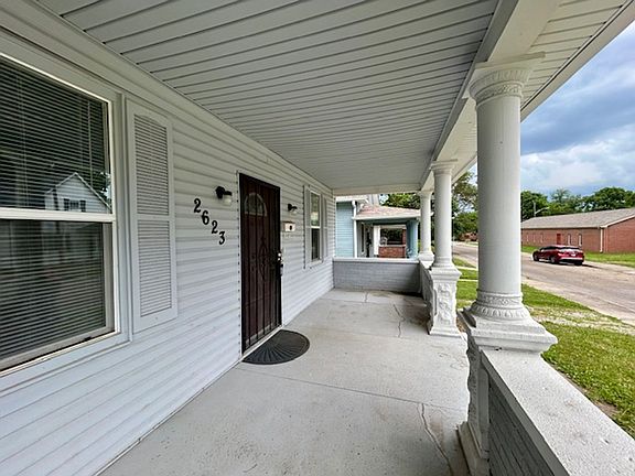 3rd image of 2623 Indianapolis Ave W