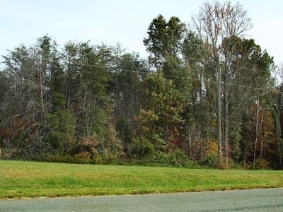 2 Oakshire Ln, Wirtz, VA, 24184