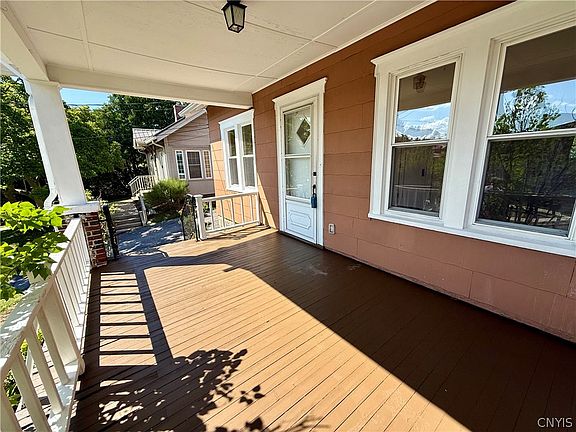 4th image of 392 Mildred Ave