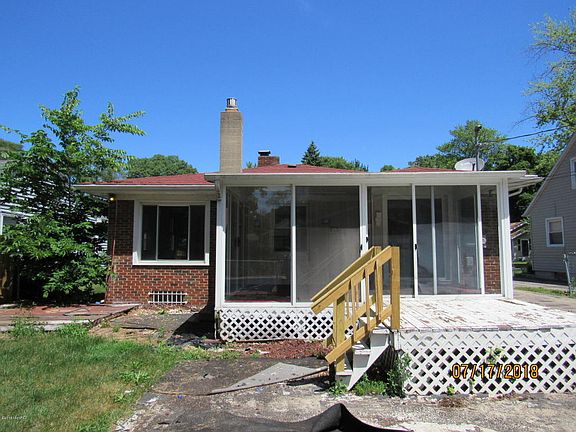 2nd image of 256 Searles Ave