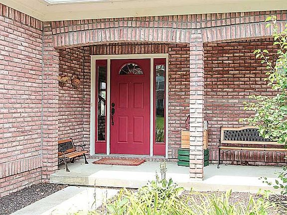 3rd image of 2071 Aspen Dr
