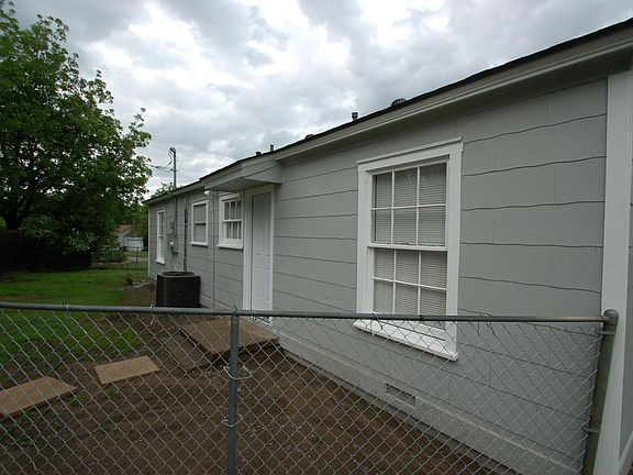 2nd image of 7452 Llano Ave