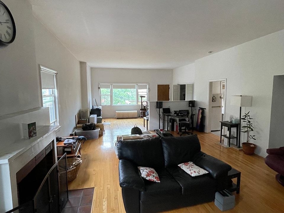 1st image of 5136 S Blackstone Ave APT 3R