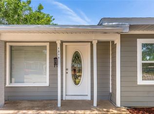 1317 E Lovers Ln, Arlington, TX 76010