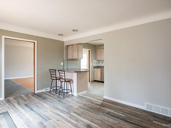 4th image of 30362 West Rd