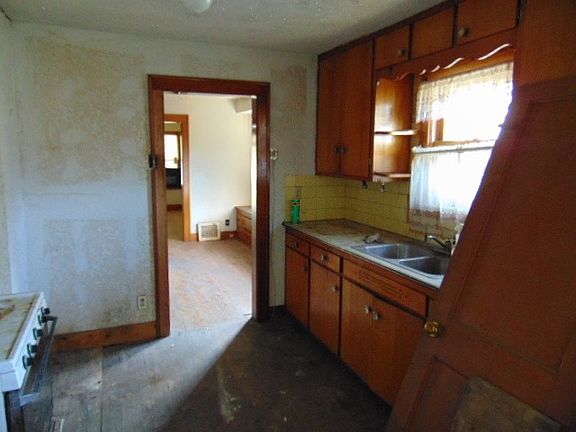 5th image of 2810 N 26th St
