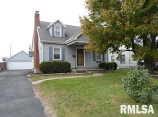 3223 N Sherwood Ave, Peoria, IL 61604