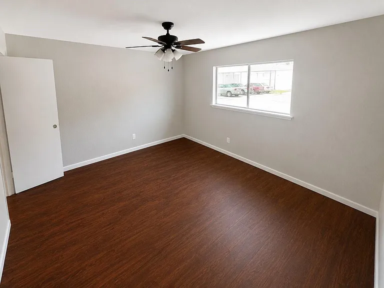 2414 Mimosa Dr #7 — Photo 5